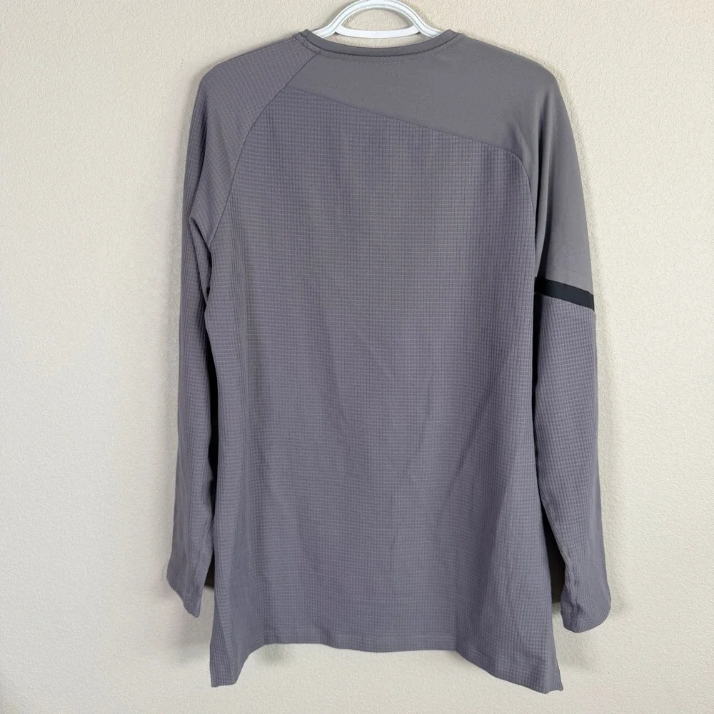 Nike Dri-FIT‎ Training Shirt Mens M Gray Waffle Knit Long Sleeve Kangaroo Pocket